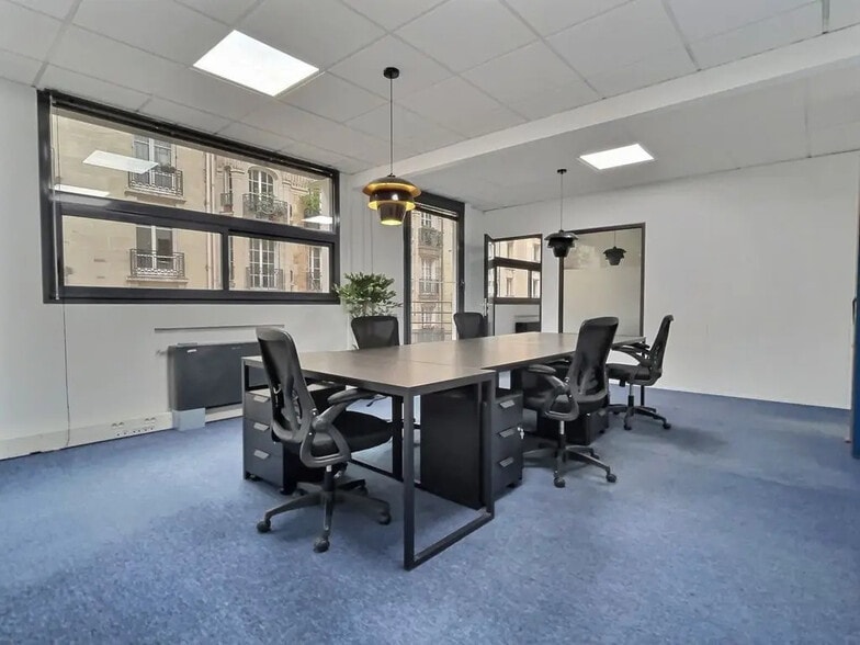 3 Square Desaix, Paris à louer - Photo de l’immeuble – Image 1 sur 11