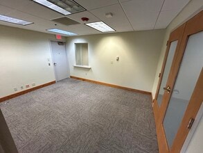 245 Main St, Racine, WI à louer Photo intérieure– Image 2 sur 10