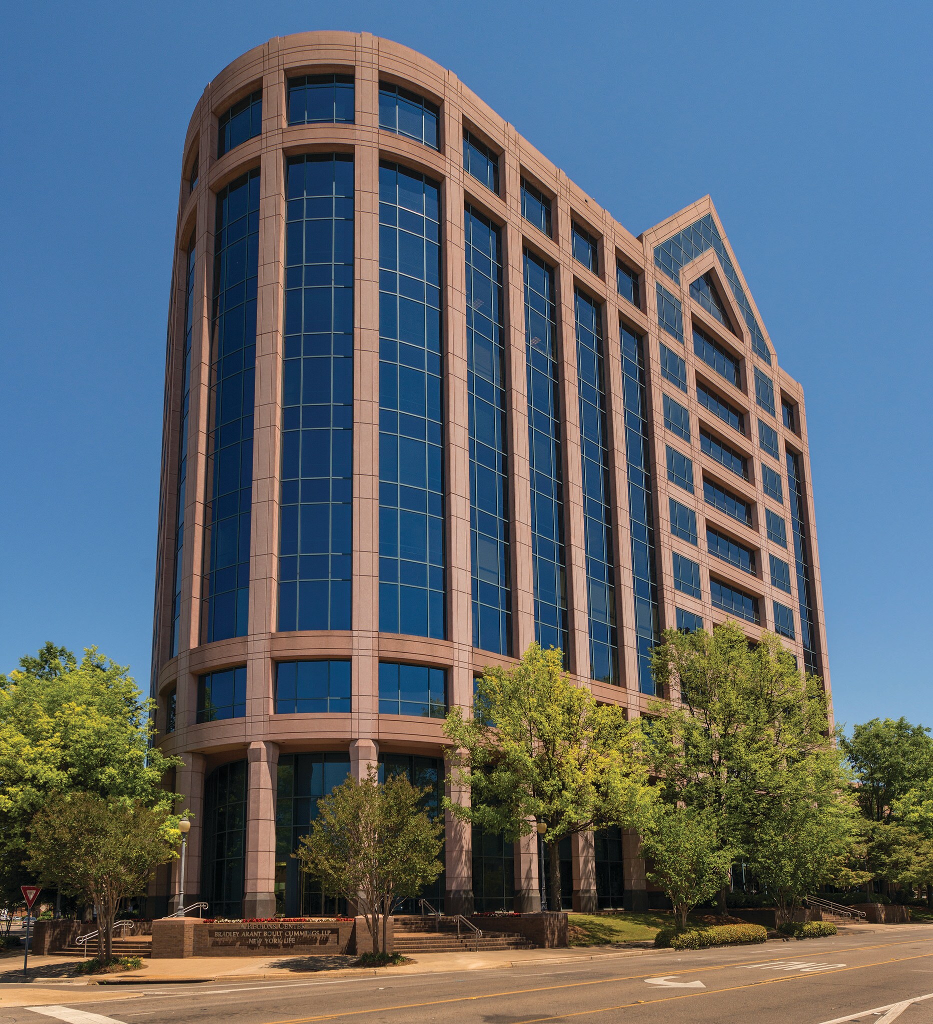 200 Clinton Ave W, Huntsville, AL à louer Photo principale– Image 1 sur 5