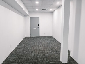 340-390 Saskatoon St, London, ON à louer Photo intérieure– Image 1 sur 4