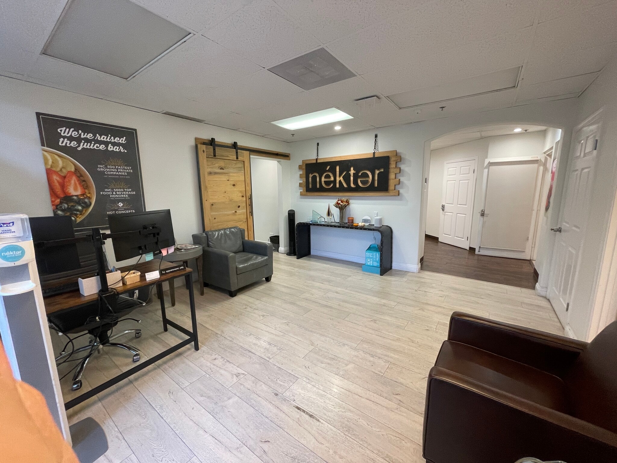 2488 Newport Blvd, Costa Mesa, CA à louer Photo intérieure– Image 1 sur 6