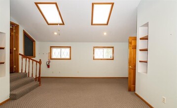 220 Forsgate Dr, Jamesburg, NJ à louer Photo intérieure– Image 2 sur 3