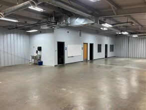 908 SE 21st St, Bentonville, AR à louer Photo intérieure– Image 1 sur 3