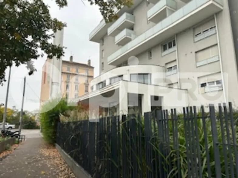 Bureau dans Lyon à louer - Photo de l’immeuble – Image 1 sur 5