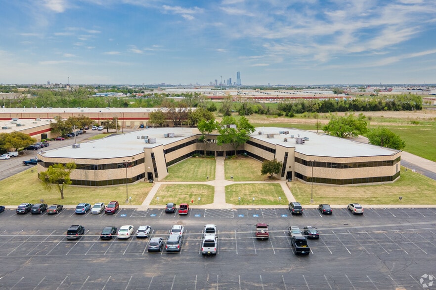 300 N Meridian Ave, Oklahoma City, OK à louer - Photo principale – Image 1 sur 5