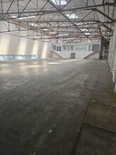 4851 S Alameda St, Los Angeles, CA à louer Photo intérieure– Image 2 sur 5