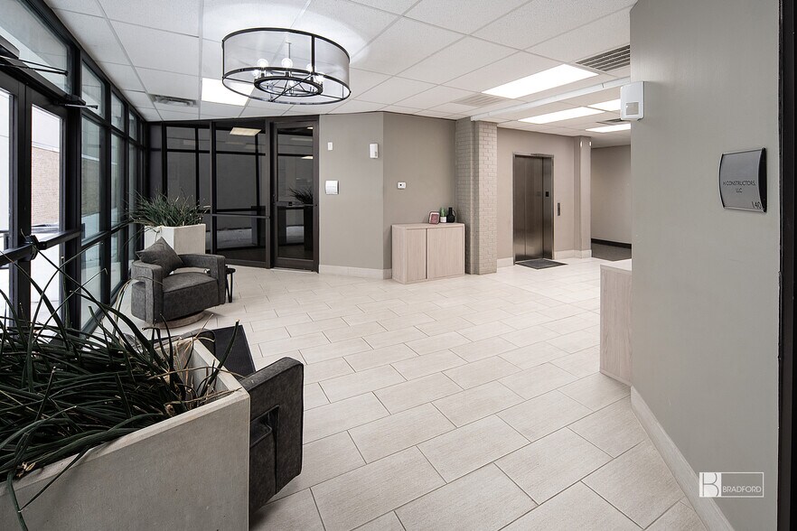 3530 Forest Ln, Dallas, TX à louer - Photo de l’immeuble – Image 2 sur 6