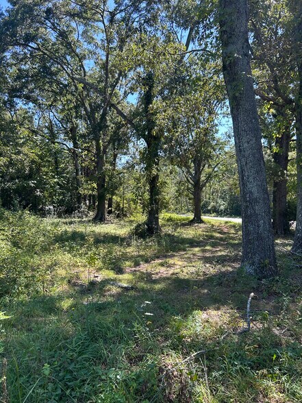 102 Phillips Cir, Greenwood, SC à vendre - Photo de l’immeuble – Image 2 sur 4