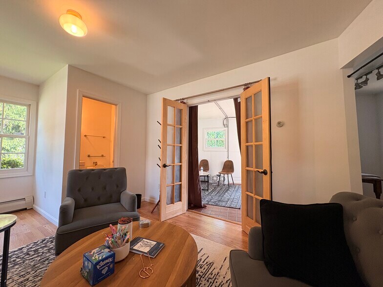 3 E Cross St, Croton Falls, NY à louer - Photo intérieure – Image 3 sur 9