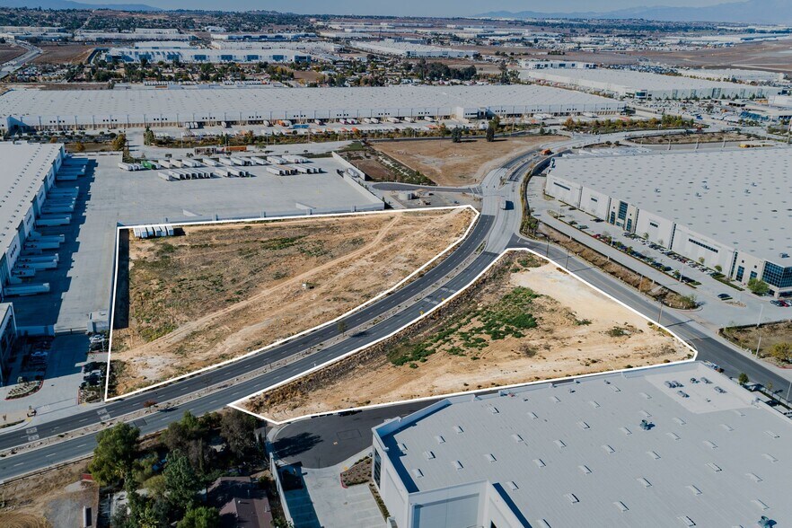 0 Indian Ave / Perry St, Perris, CA à vendre - Photo de l’immeuble – Image 3 sur 9