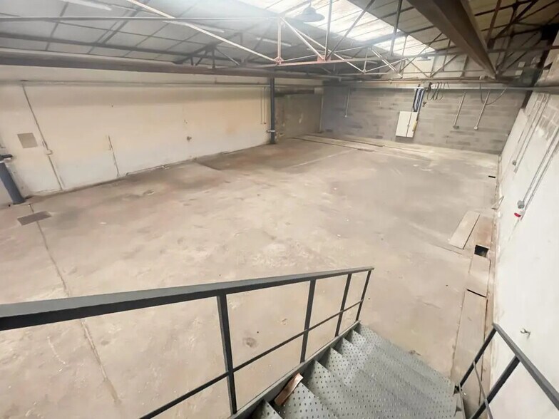 Local d’activités dans Beauvallon à louer - Photo intérieure – Image 2 sur 5