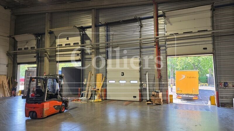 Industriel/Logistique dans Vitrolles à louer - Photo de l’immeuble – Image 3 sur 10