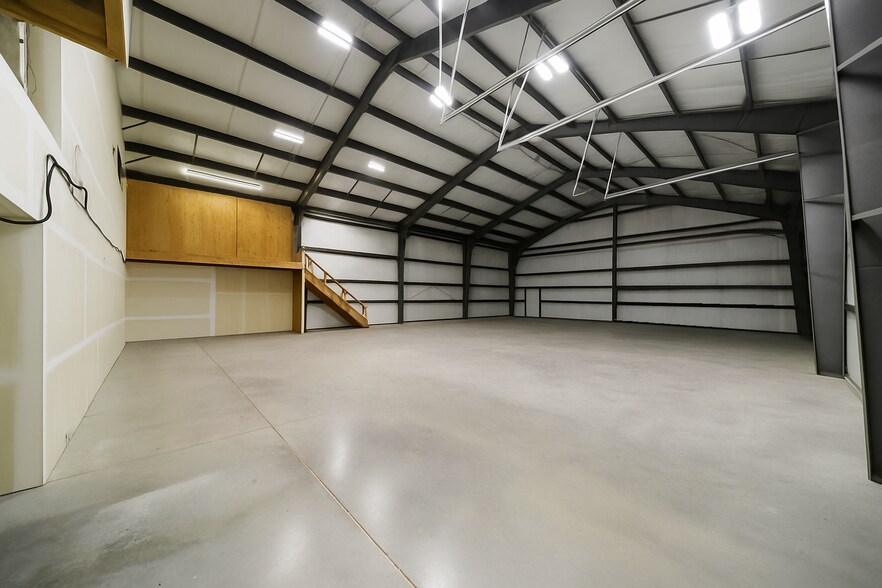 128 Oyster Bay Ave, Bremerton, WA à louer - Photo de l’immeuble – Image 2 sur 25