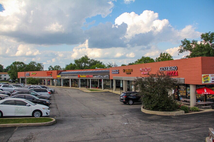 314-340 Army Trail Rd, Glendale Heights, IL à louer - Photo de l’immeuble – Image 2 sur 9