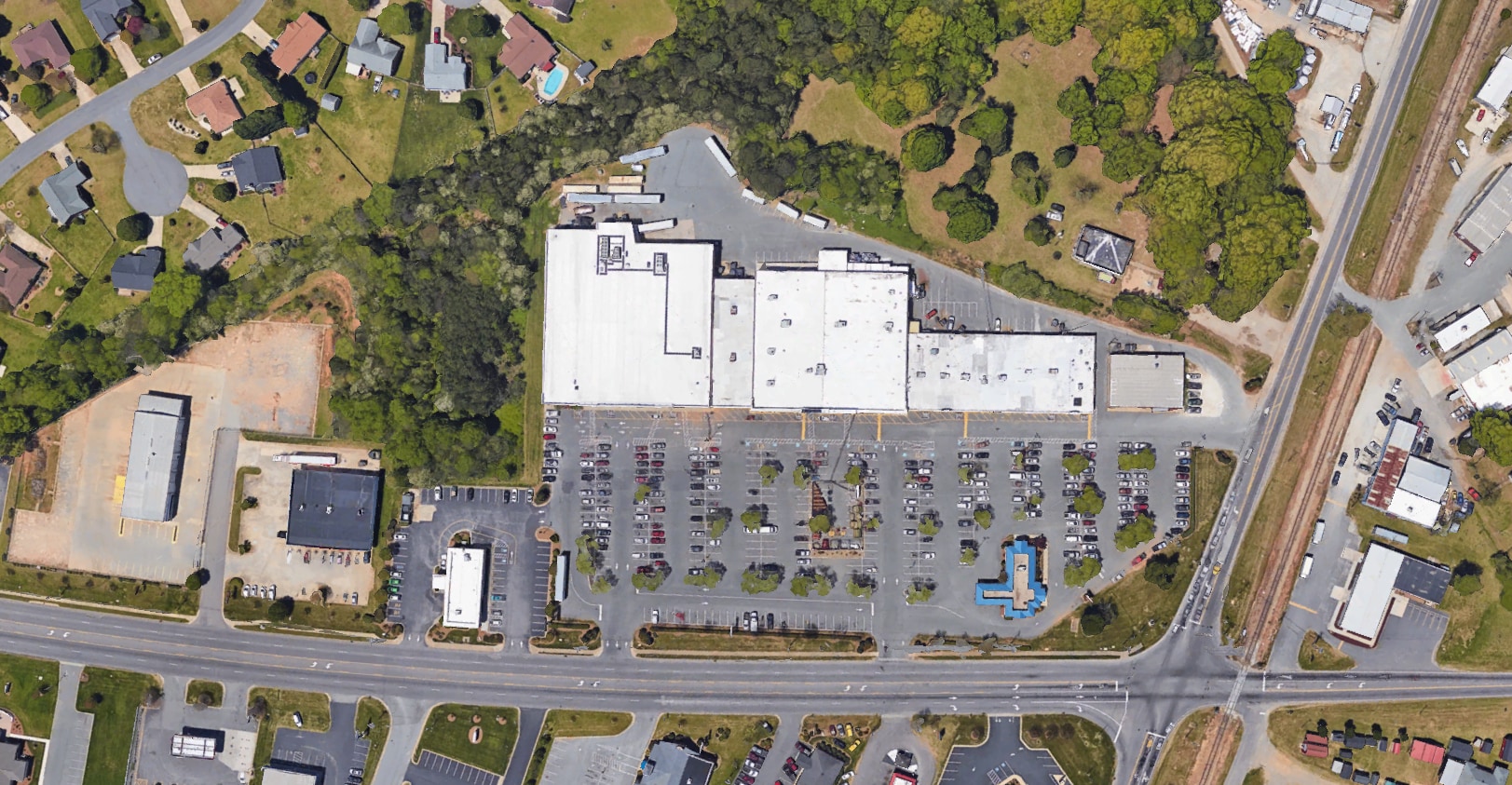 539A-539F E Plaza Dr, Mooresville, NC à louer Photo intérieure– Image 1 sur 3