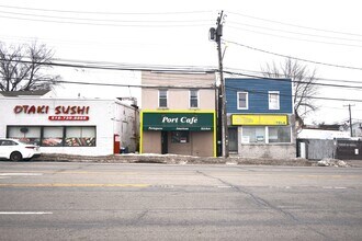 2132 Jericho Tpke, Garden City Park, NY à louer Photo de l’immeuble– Image 1 sur 5