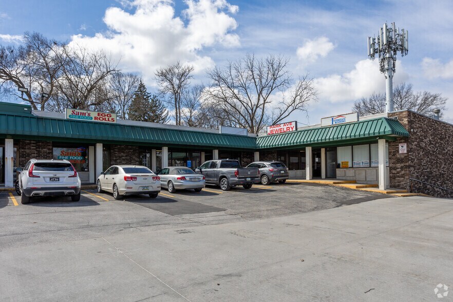 3218-3300 SW 9th St, Des Moines, IA à louer - Photo de l’immeuble – Image 3 sur 3