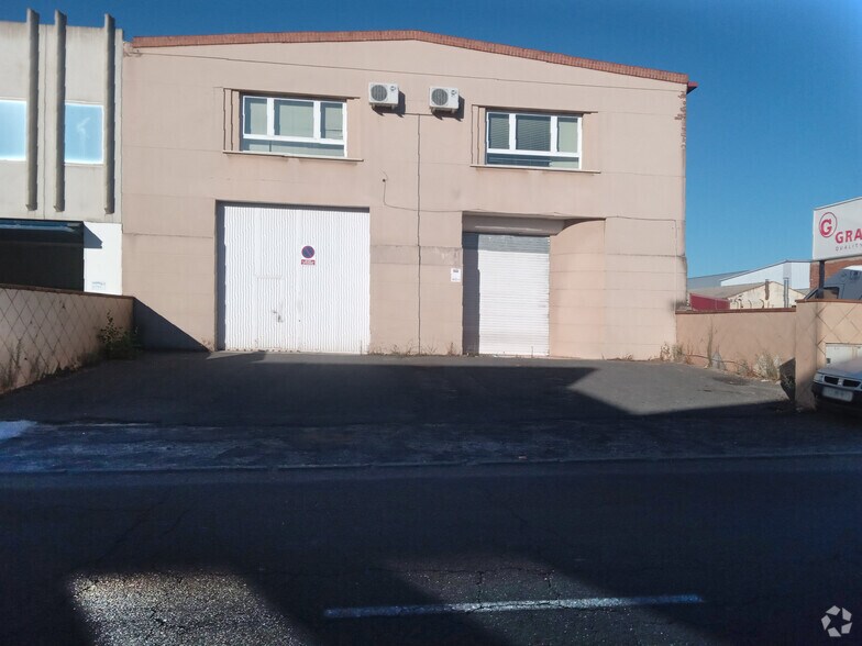 Industriel/Logistique dans Ávila, Ávila à louer - Photo de l’immeuble – Image 2 sur 15