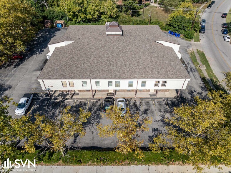 1081 Dove Run Rd, Lexington, KY à vendre - Photo de l’immeuble – Image 3 sur 30