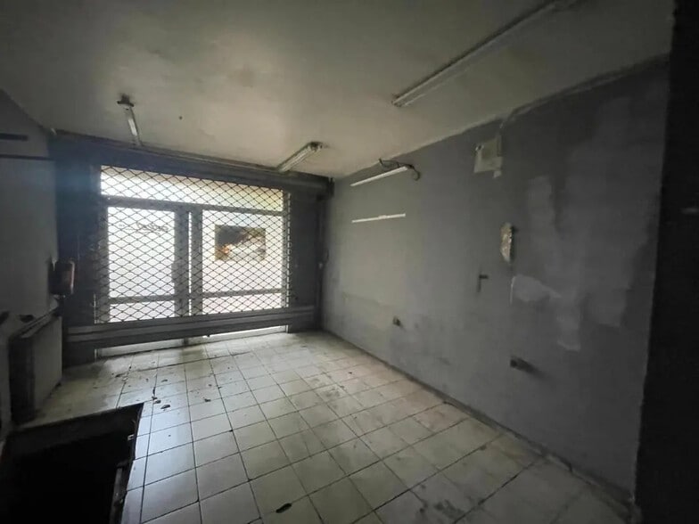 Local commercial dans Paris à vendre - Photo de l’immeuble – Image 2 sur 4