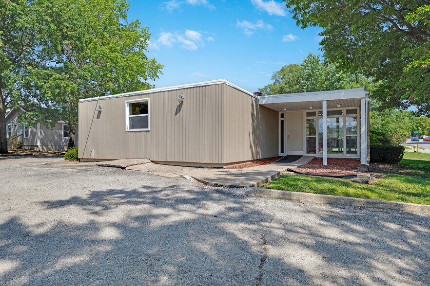 405 Cedar St, Pleasant Hill, MO à vendre - Photo de l’immeuble – Image 3 sur 33