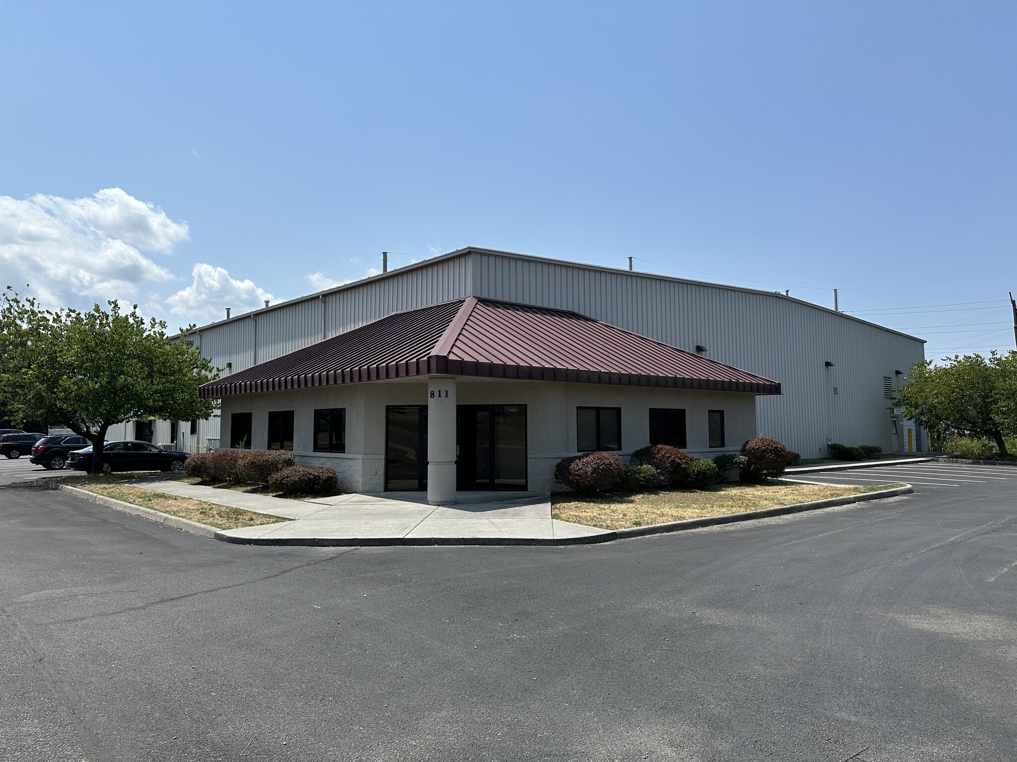 811 Connecticut Ave NE, Roanoke, VA à louer Photo de l’immeuble– Image 1 sur 5