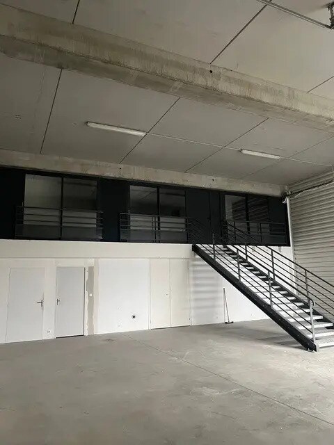 Local d’activités dans La Ciotat à louer Photo intérieure– Image 1 sur 6
