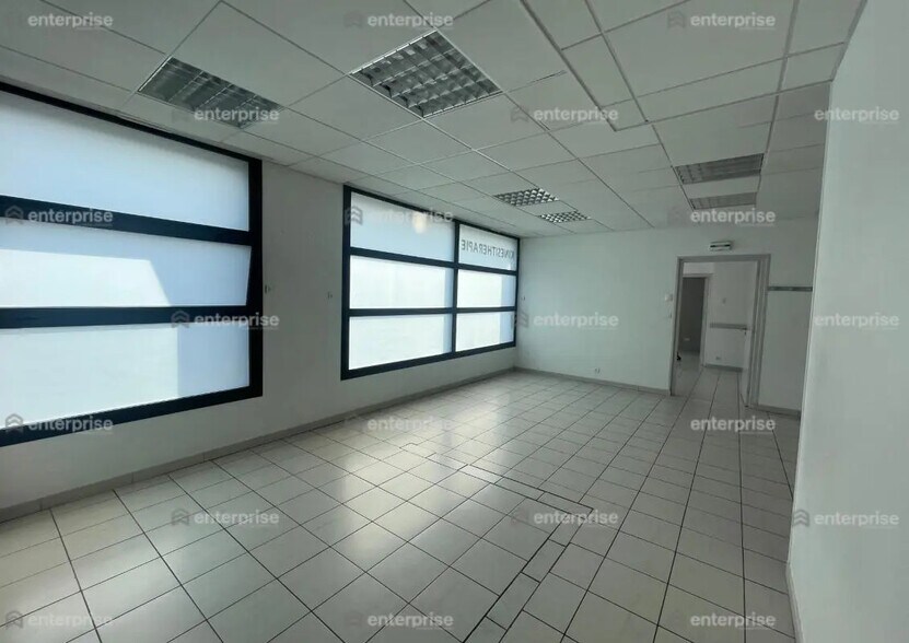 113 Rue De La Chaussée Romaine, Saint-Quentin à louer - Photo de l’immeuble – Image 2 sur 4