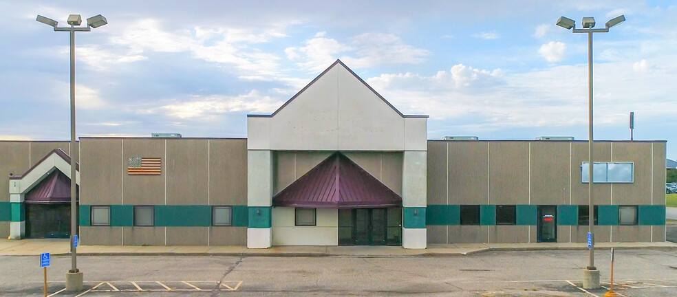 1225 Timberlane Dr, Sauk Centre, MN à louer - Photo de l’immeuble – Image 2 sur 9