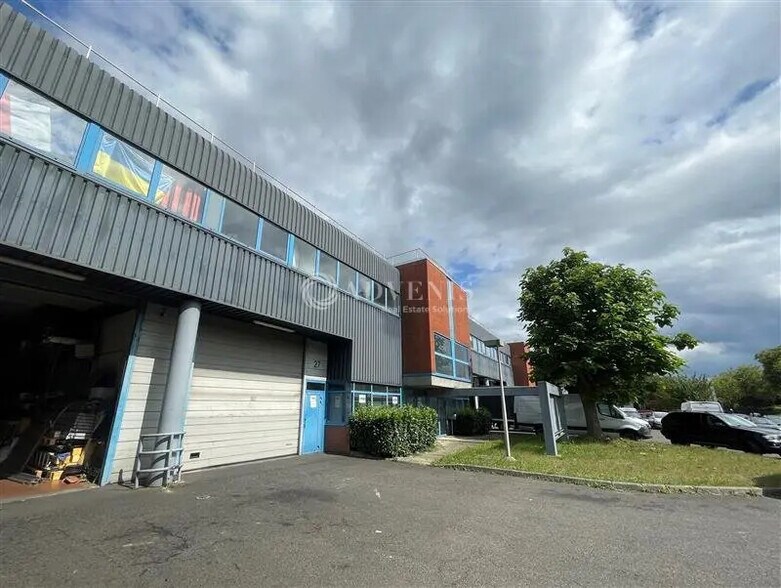 Local d’activités dans Villepinte à louer - Photo de l’immeuble – Image 1 sur 9