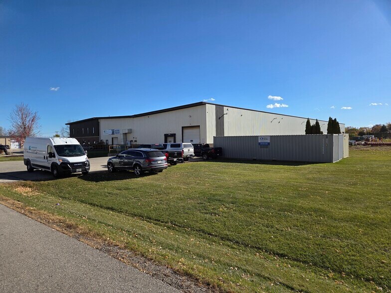 Industrial Investment Portfolio portefeuille de 3 biens à vendre sur LoopNet.fr - Photo de l’immeuble – Image 3 sur 13