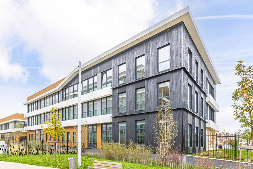 97 Rue Martha Desrumaux, Nanterre à louer - Photo de l’immeuble – Image 2 sur 7