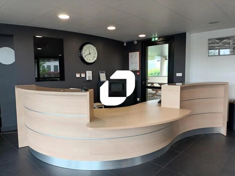 Bureau dans Noyelles-Godault à louer - Photo de l’immeuble – Image 1 sur 5