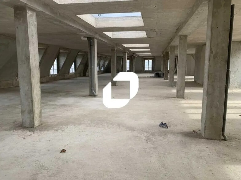 Bureau dans Yerres à vendre - Photo de l’immeuble – Image 2 sur 6