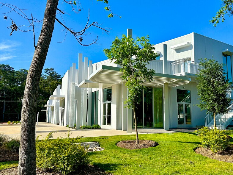 400 River Pointe Dr, Conroe, TX à louer - Photo de l’immeuble – Image 3 sur 5
