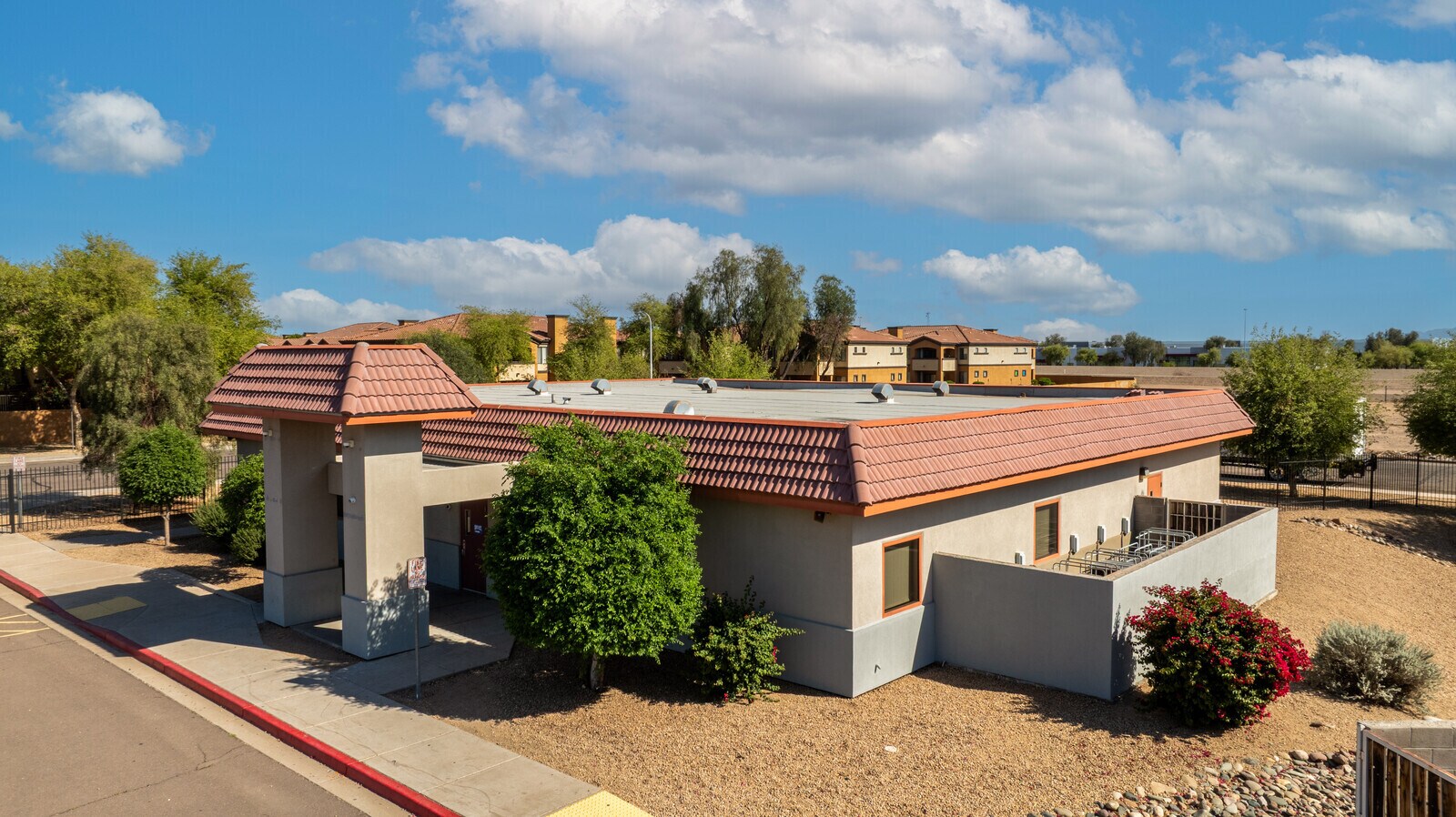 7308 Lynwood St, Phoenix, AZ à vendre Photo de l’immeuble– Image 1 sur 2