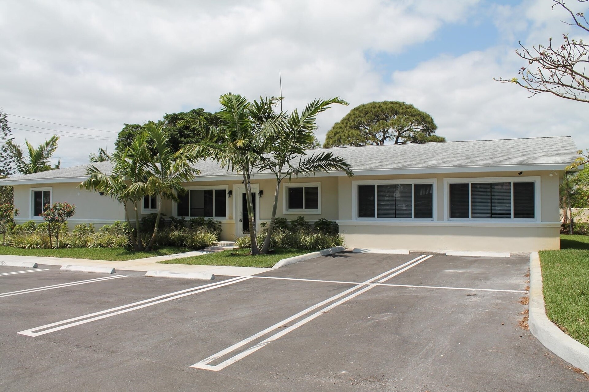 201 SW 23rd Ave, Boynton Beach, FL à louer Photo principale– Image 1 sur 12