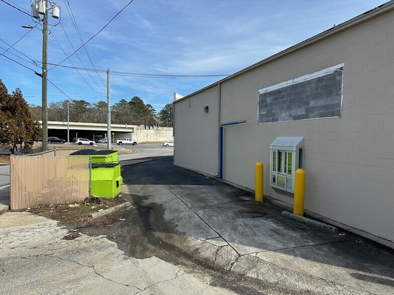 894 Pierce Ave, Macon-Bibb, GA à louer - Photo de l’immeuble – Image 1 sur 3