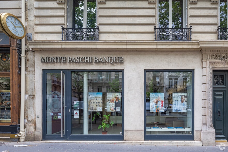 Immeuble residentiel dans Paris à vendre - Photo de l’immeuble – Image 3 sur 3