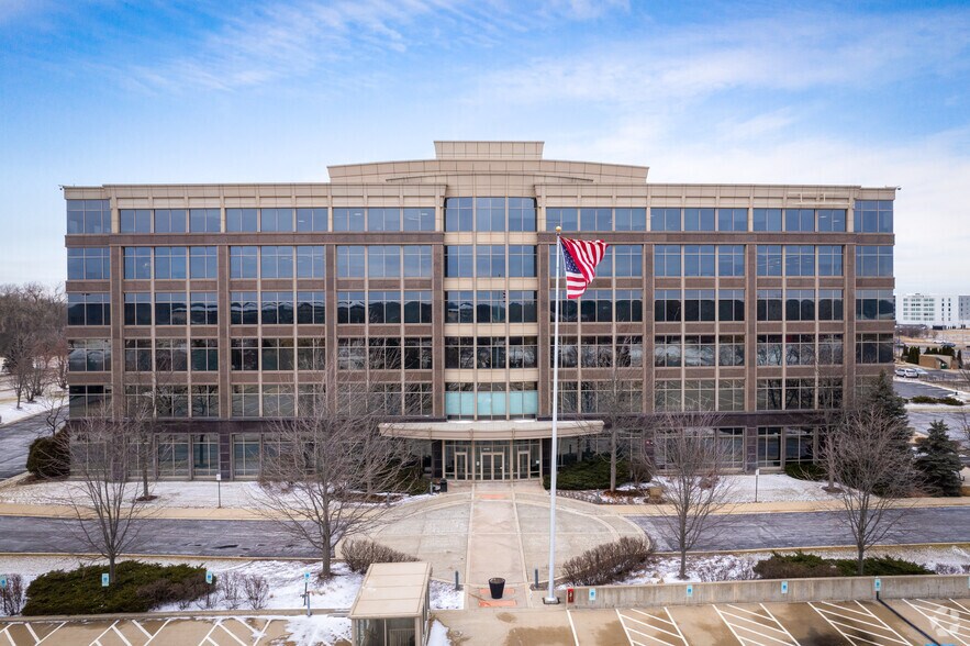 26125 N Riverwoods Blvd, Mettawa, IL à louer - Photo de l’immeuble – Image 3 sur 6