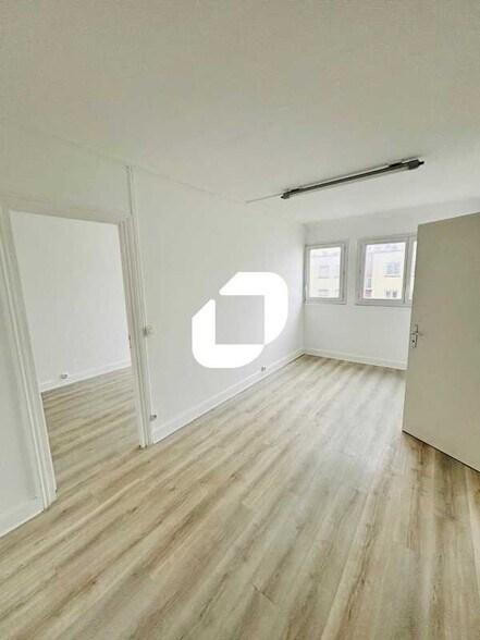 Bureau dans Nanterre à louer - Photo intérieure – Image 2 sur 9