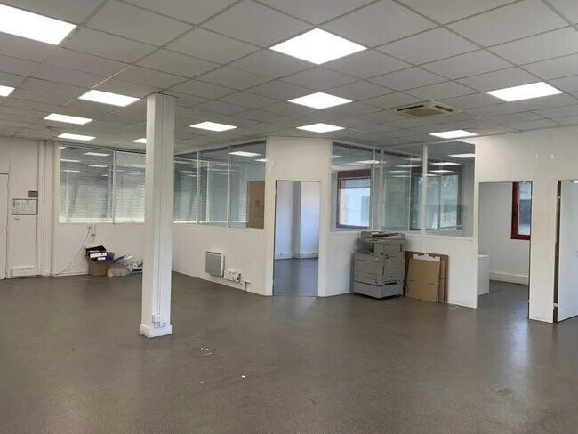 Plus de détails pour Bureau à louer