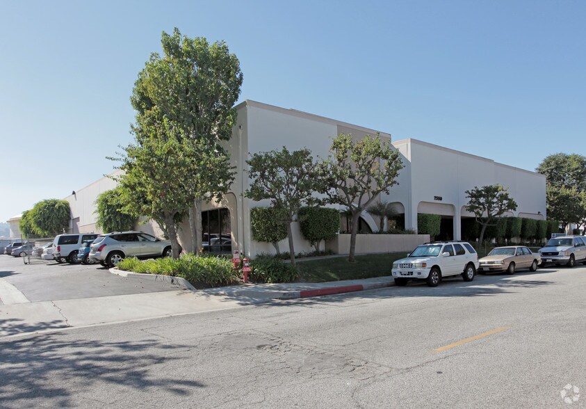 2550-2560 W 237th St, Torrance, CA à louer - Photo principale – Image 1 sur 3