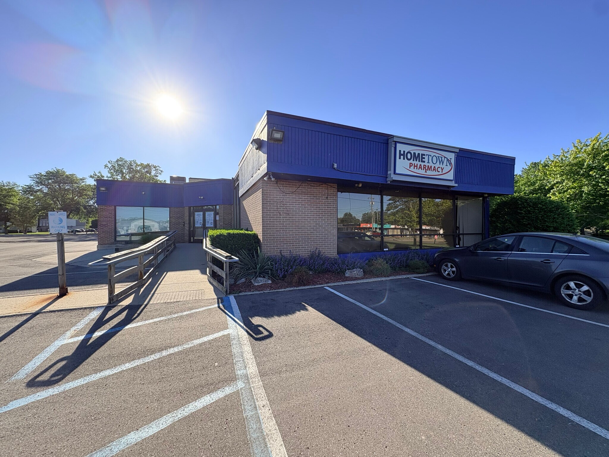 4252 Kalamazoo Ave SE, Grand Rapids, MI à vendre Photo de l’immeuble– Image 1 sur 9