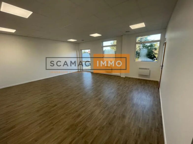 16 Rue Ampère, Pontoise à louer - Photo de l’immeuble – Image 3 sur 5
