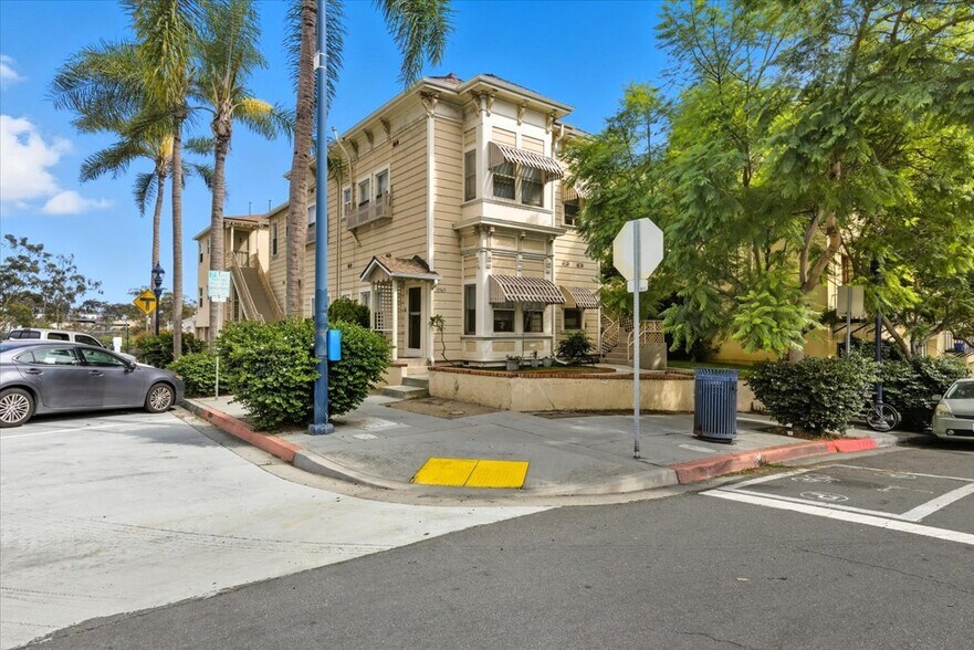 1561-1575 9th Ave, San Diego, CA à vendre - Photo de l’immeuble – Image 2 sur 17