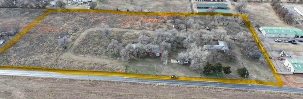 17 S Cemetery Rd, Tuttle, OK à vendre - Photo de l’immeuble – Image 2 sur 39