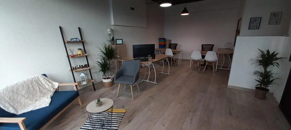 Bureau dans Remiremont à vendre - Photo de l’immeuble – Image 2 sur 8