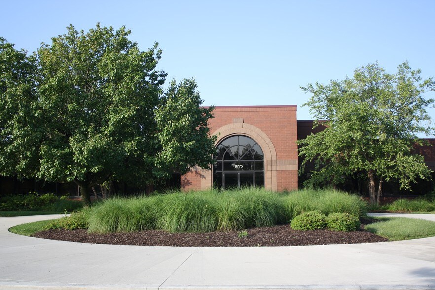 9775 Crosspoint Blvd, Indianapolis, IN à louer - Photo principale – Image 1 sur 4