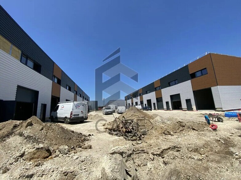 5 Allée Jacques Delors, Gradignan à louer - Photo de l’immeuble – Image 3 sur 7